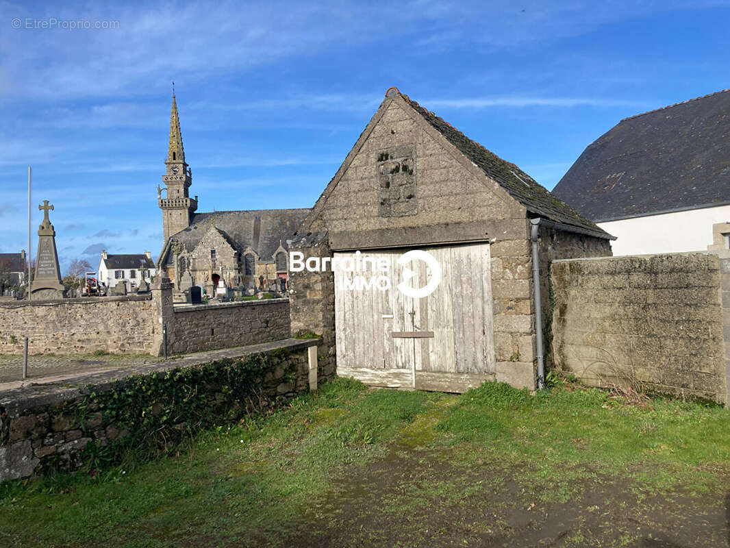 Maison à PLOUGOULM