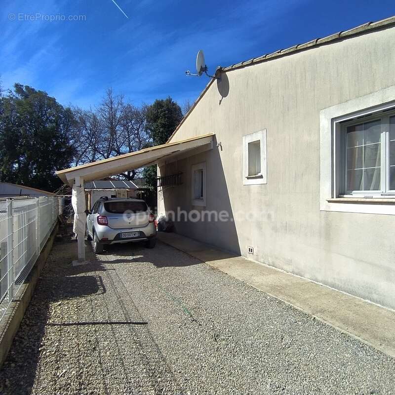 Maison à REGUSSE