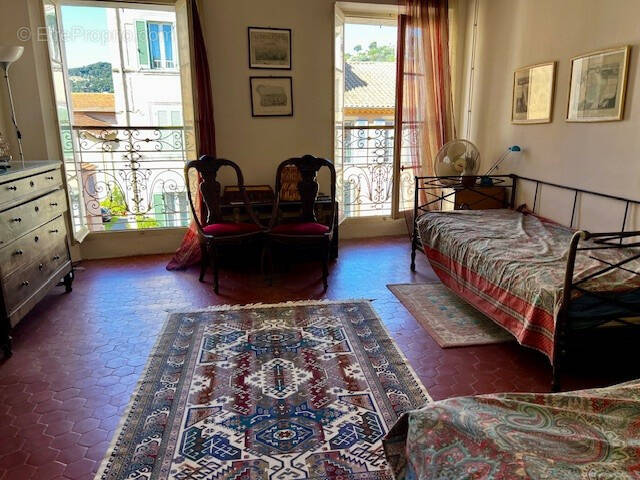 Appartement à VALLAURIS