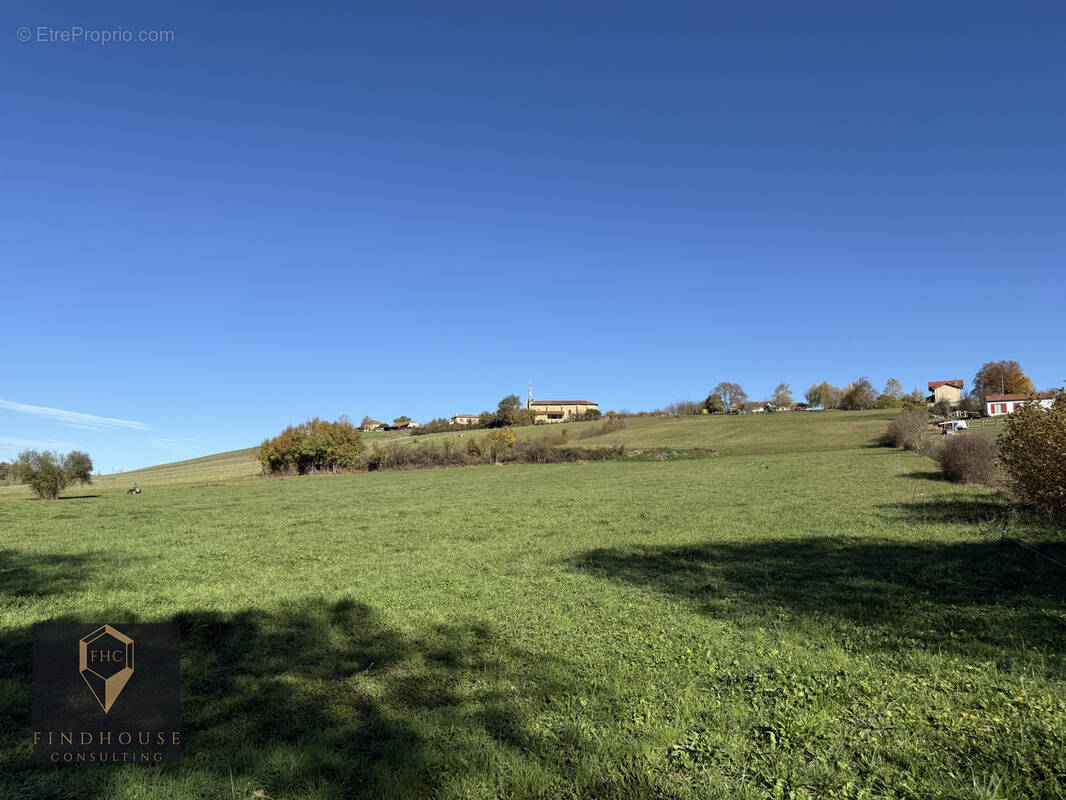 Terrain à AURIGNAC