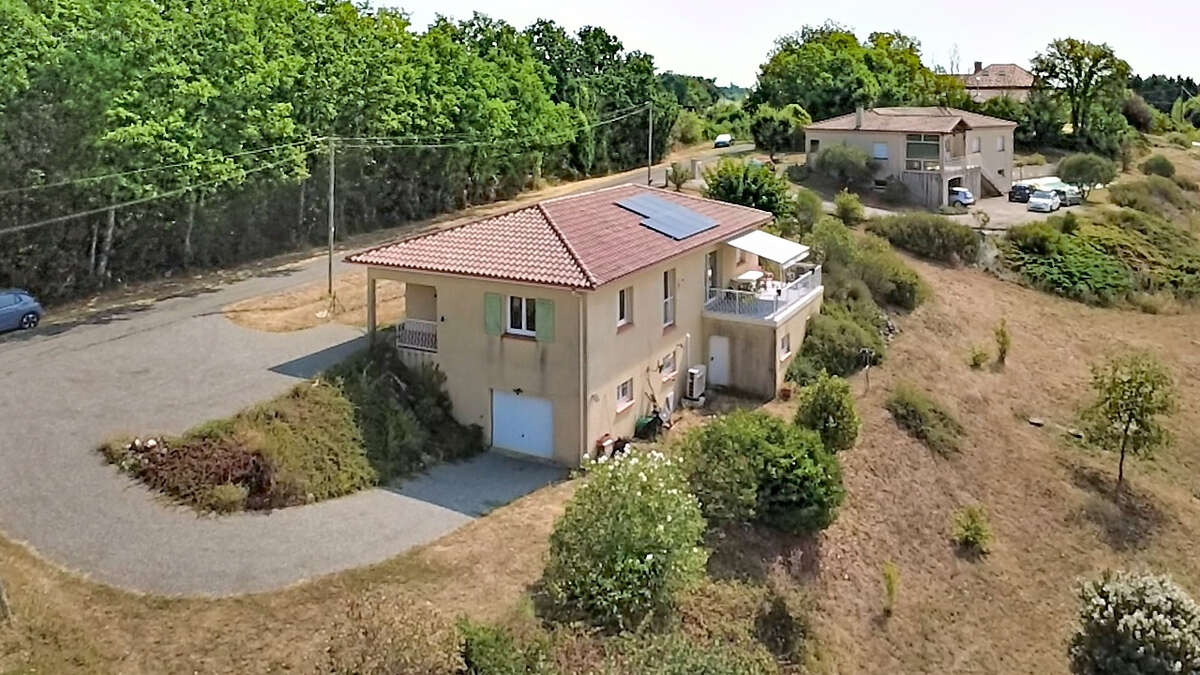 Villa T4 de 114m2 avec garage en sous-sol et jardin - photo 3