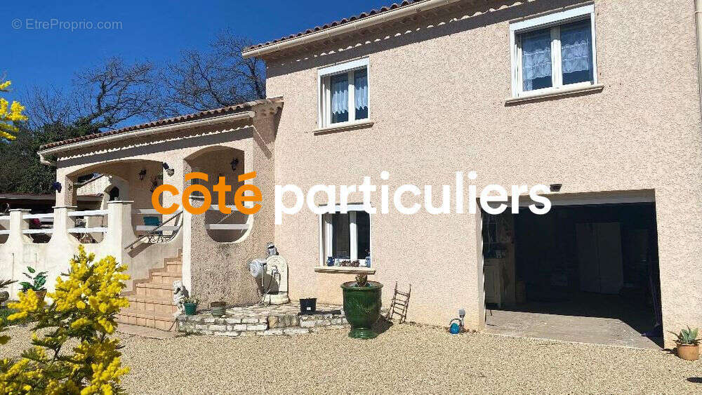 Maison à SAINT-JULIEN-LES-ROSIERS