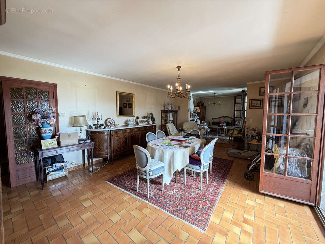 Maison à SAINT-MAXIMIN-LA-SAINTE-BAUME