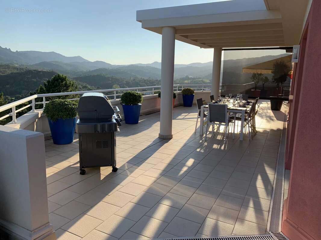 Appartement à MANDELIEU-LA-NAPOULE