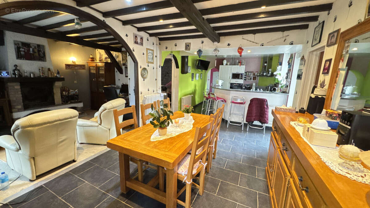Photo 3 - Maison à AMPLEPUIS