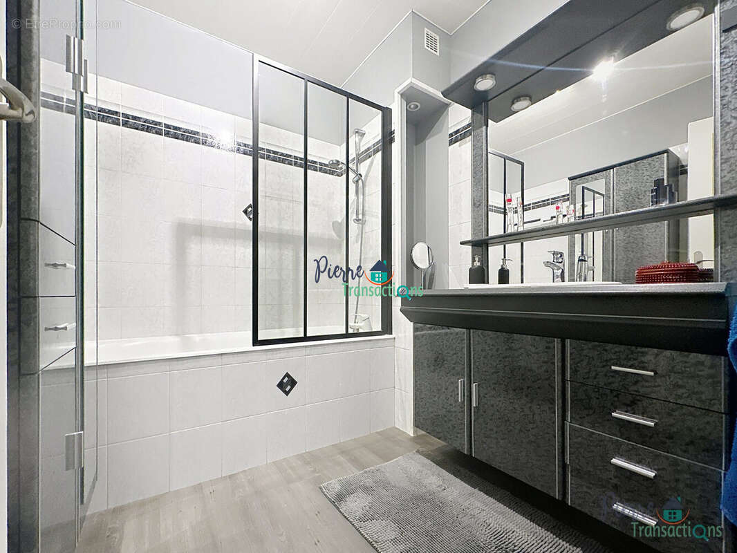 Maison à GRUCHET-LE-VALASSE