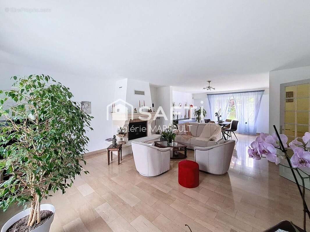 Photo 3 - Maison à LUYNES