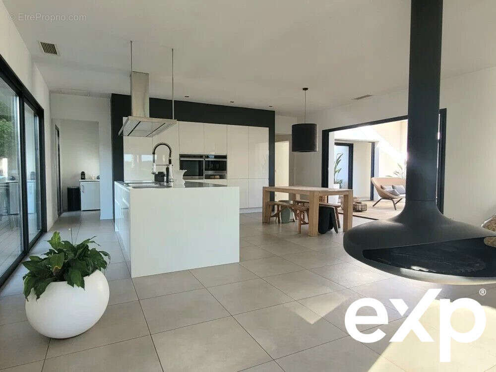 Maison à SAINT-JEAN-DE-VEDAS