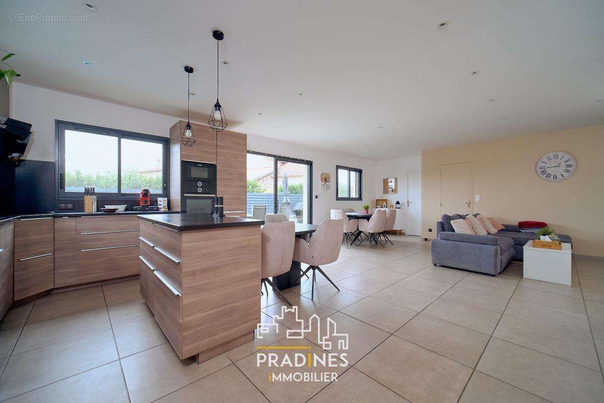 Maison à SAINT-LAURENT-D&#039;AGNY