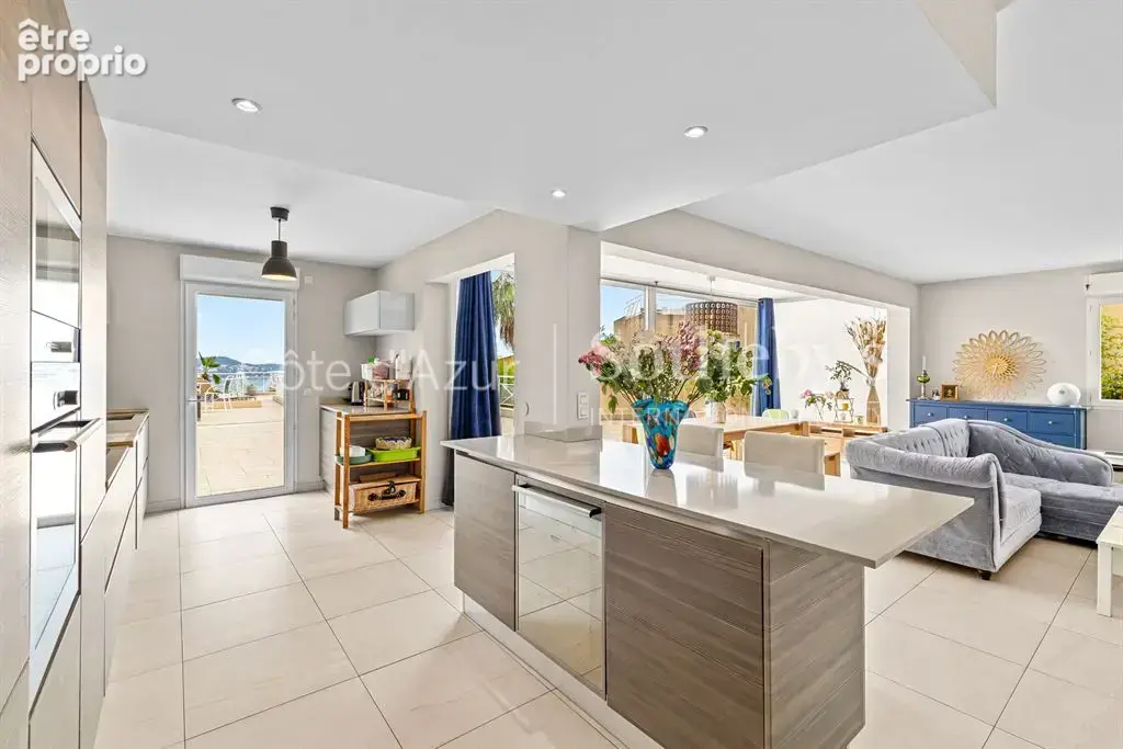 Duplex avec jardin, piscine et vue panoramique sur la mer sur les hauteurs de Nice - photo 7