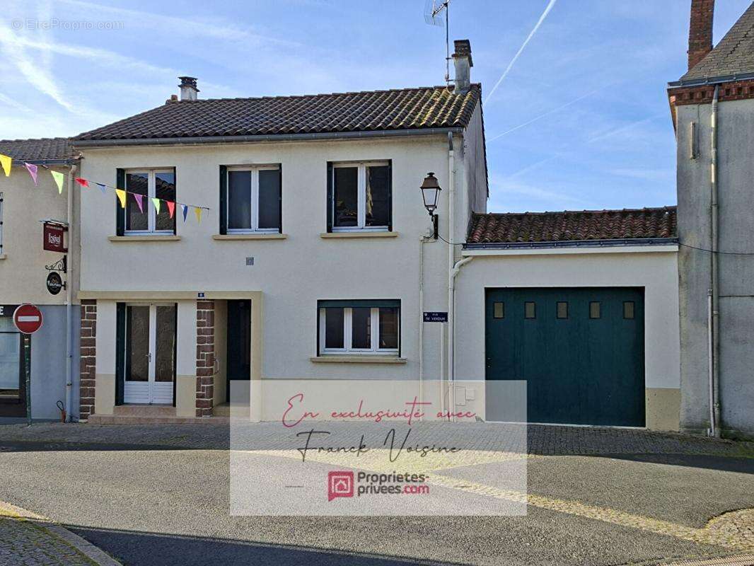 A VENDRE en EXCLUSIVITE au Boupère, centre bourg, maison de 109 m2 avec 4 chambres et 1 bureau sur une parcelle de 291 m2 - photo 2