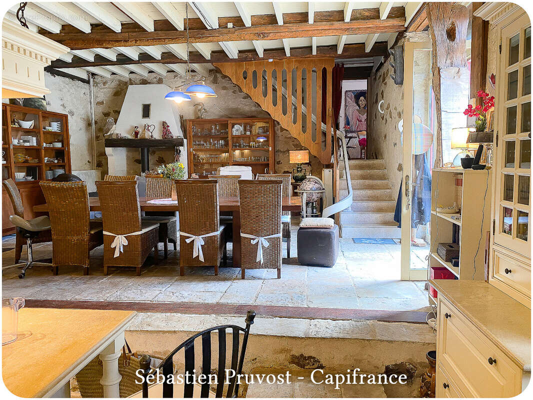Dpt Dordogne (24), à vendre 11 pièces proche Thiviers (24) propriété de 325 m², terrain 22200 m², dépendance, piscine - photo 7