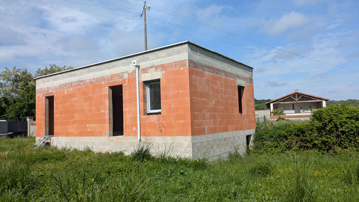 Maison à GRAZAC