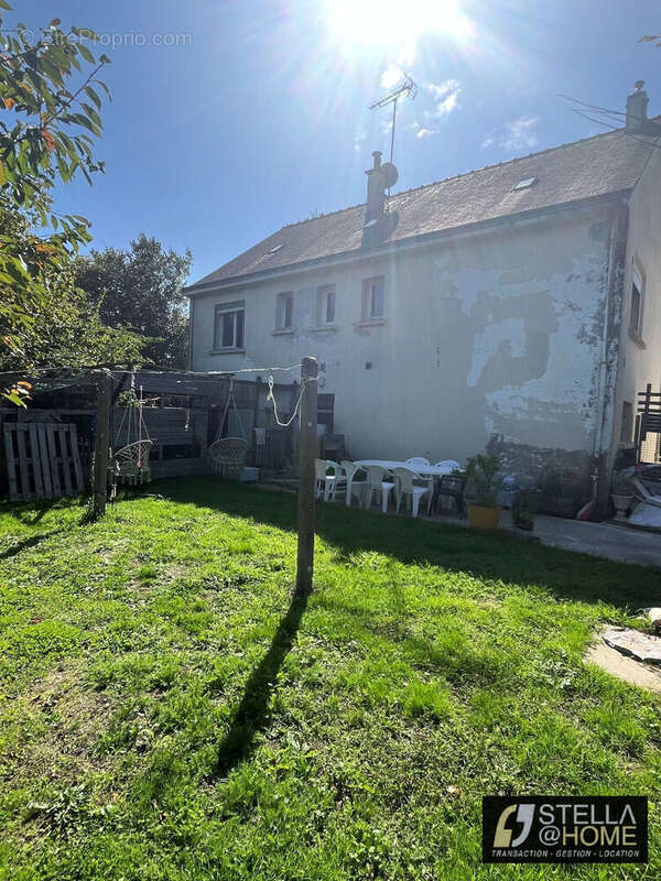 Maison à LA CHAPELLE-DES-MARAIS