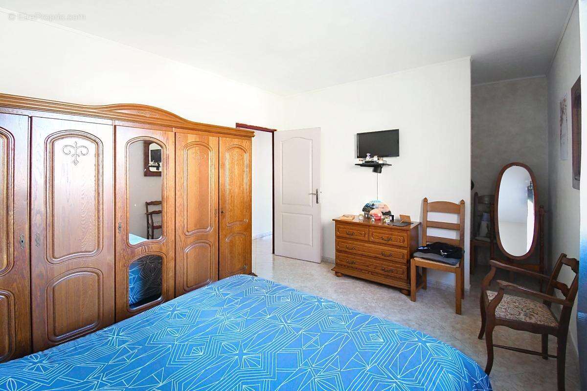 Maison plain pied 129m2 - 3 chambres - 2 garages - terrain 10 ares 45 - 2 terrasses - photo 23
