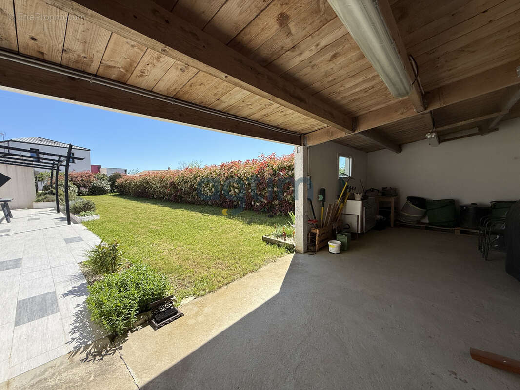 Maison à MONTAIGU