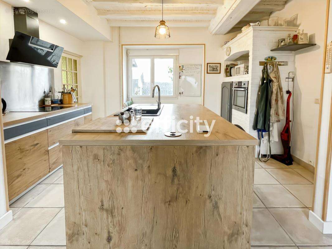 Maison 230 m² à Fye  - photo 4