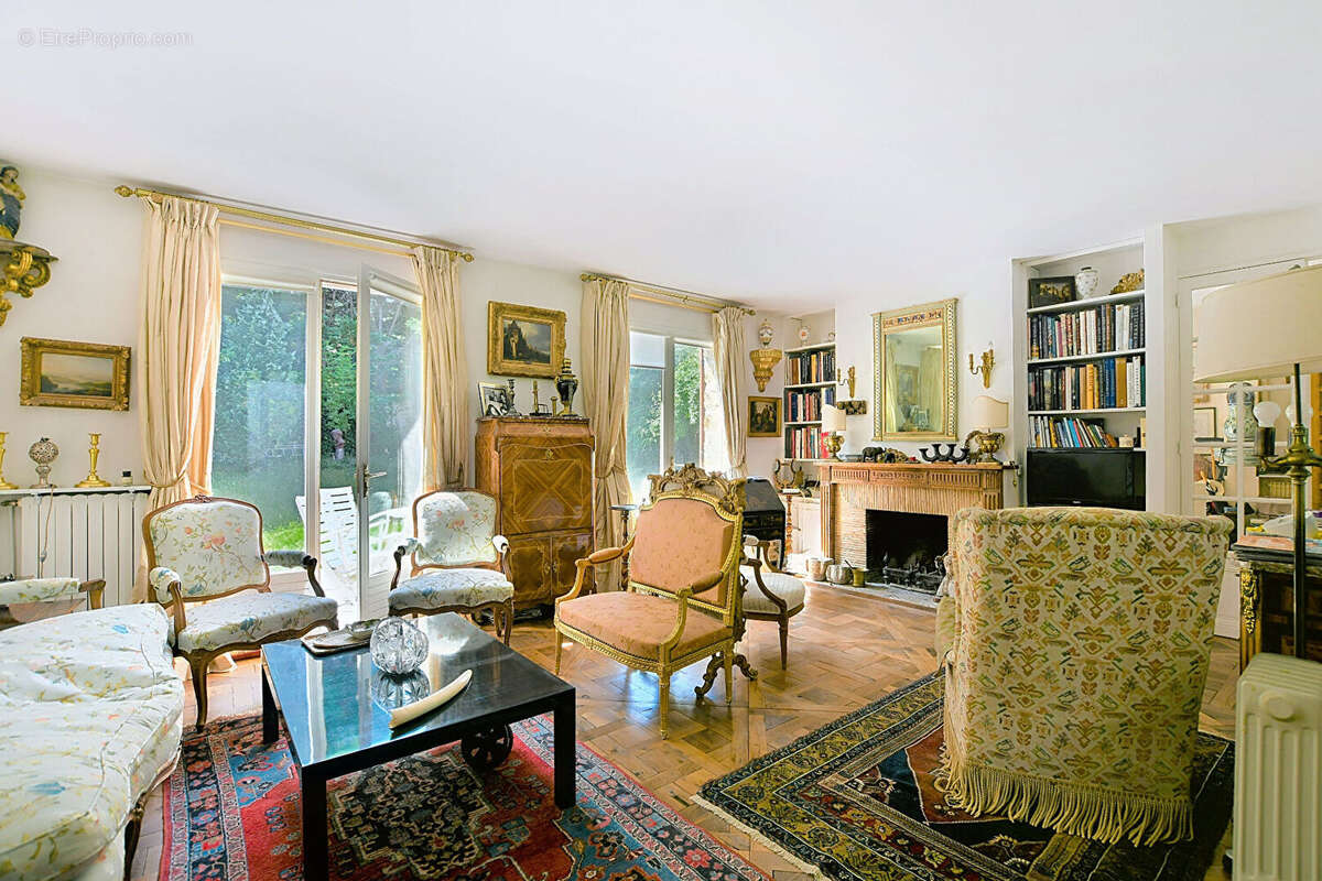 Maison à LA CELLE-SAINT-CLOUD