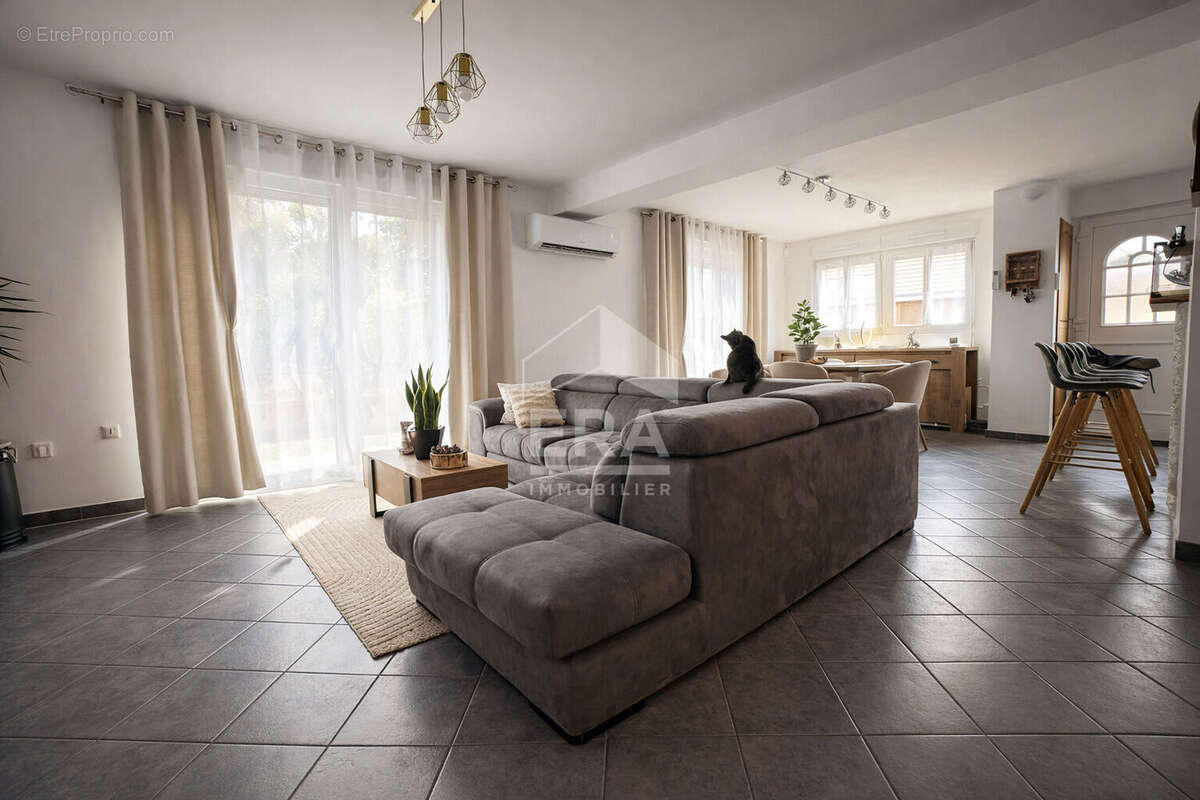 Maison à SAINT-ETIENNE-AU-MONT