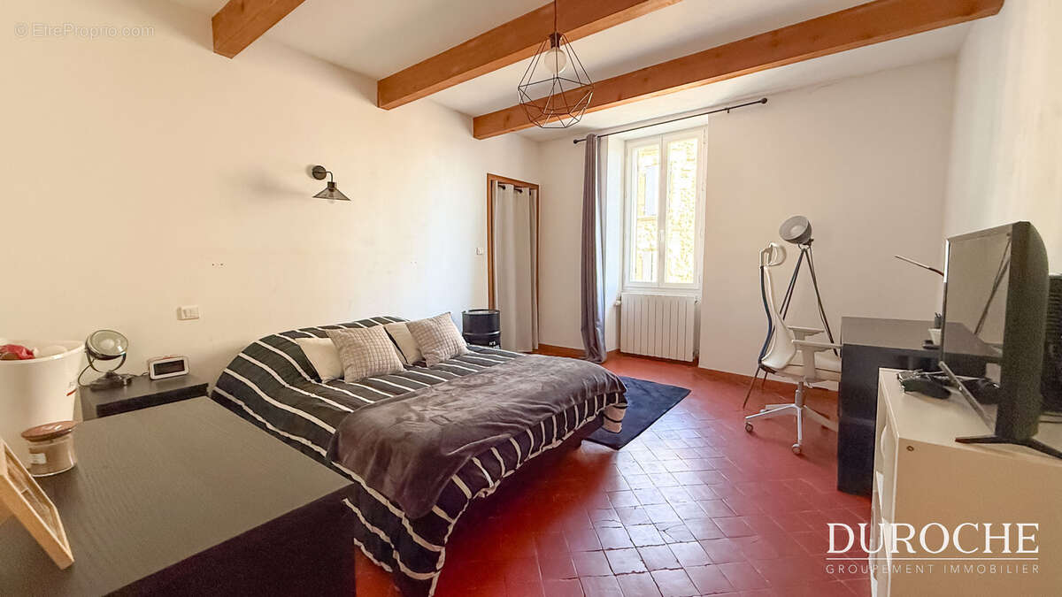 Maison à COURTHEZON