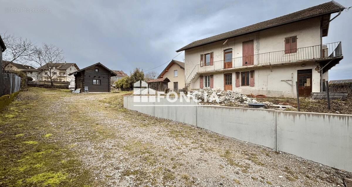 Maison à LA ROCHE-SUR-FORON