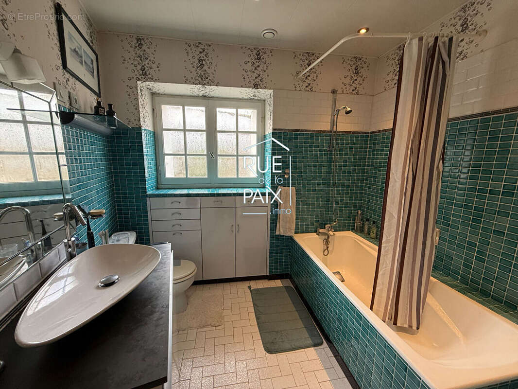 Maison à SAINT-GERVAIS-LES-TROIS-CLOCHERS