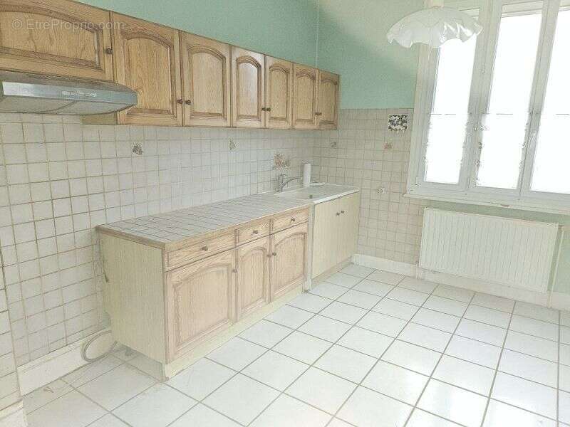 Maison à MONTROND-LES-BAINS