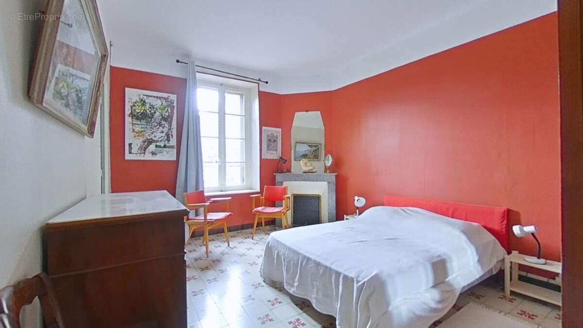 Maison à OUVEILLAN