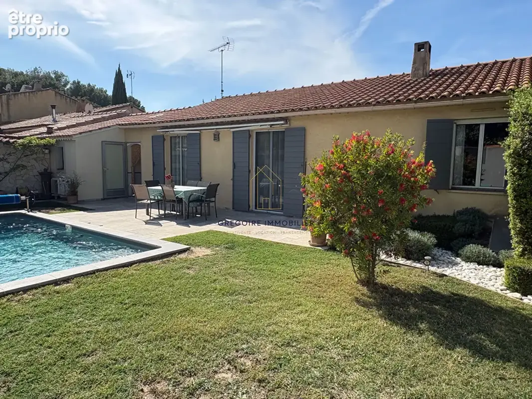 PERTUIS - Maison T4 de plain-pied avec piscine et garage - photo 17