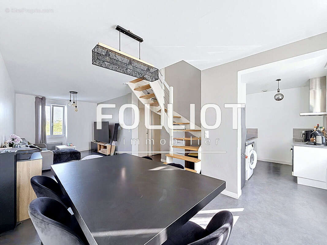 Appartement à DONVILLE-LES-BAINS
