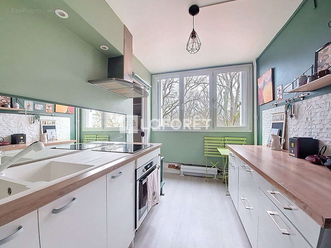 Appartement à VERNEUIL-SUR-SEINE