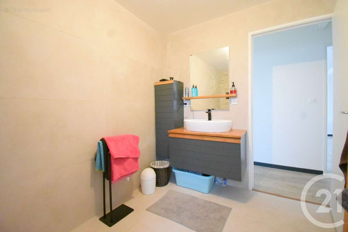 Maison 131 m² à Abrest  - photo 13