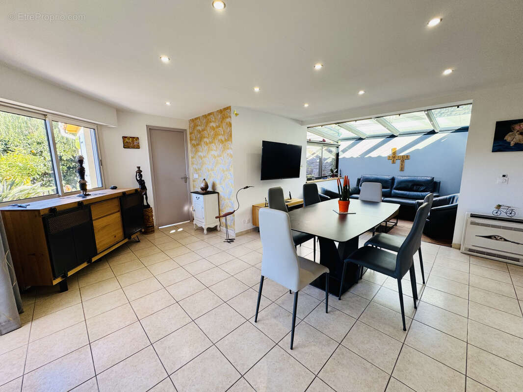 Maison à BORMES-LES-MIMOSAS