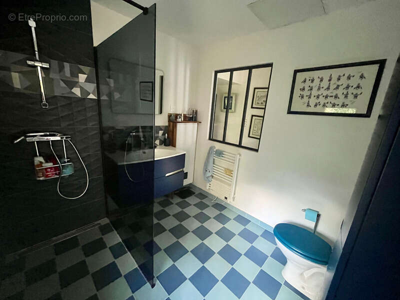 Maison à SAINTE-RADEGONDE-DES-NOYERS