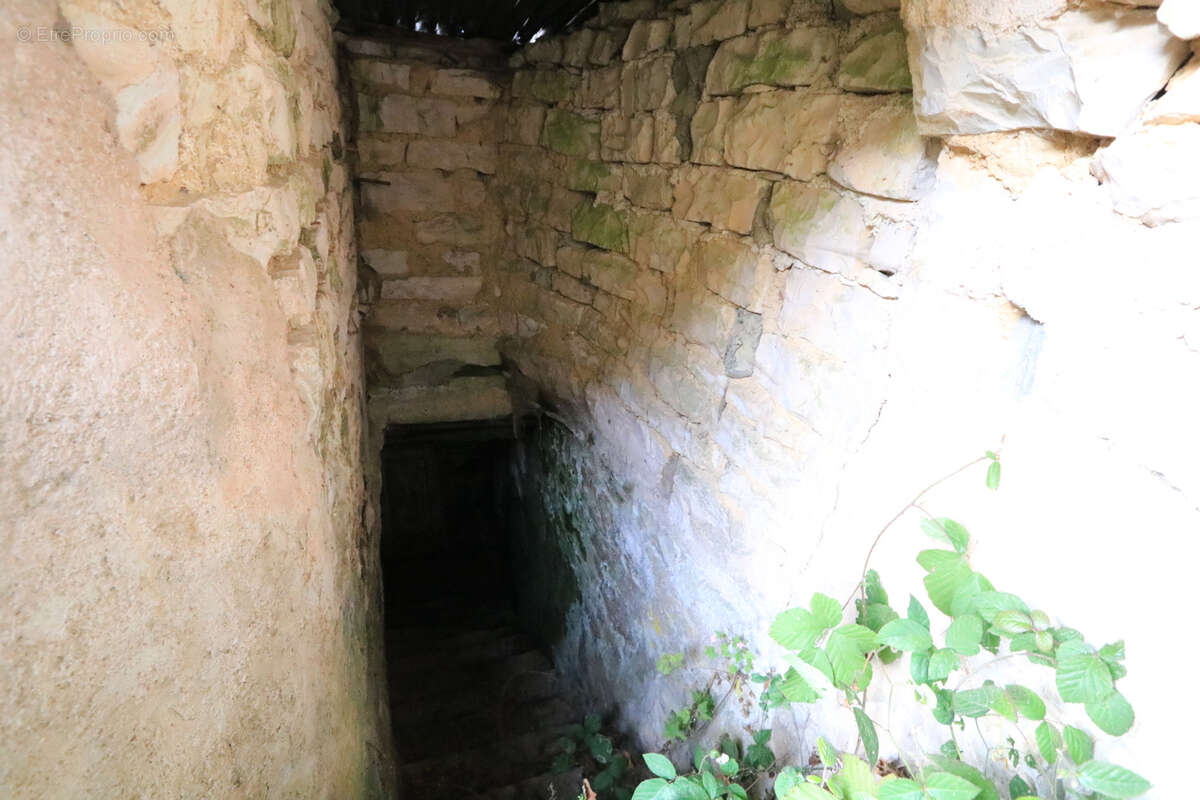 Maison à MOULINS-EN-TONNERROIS