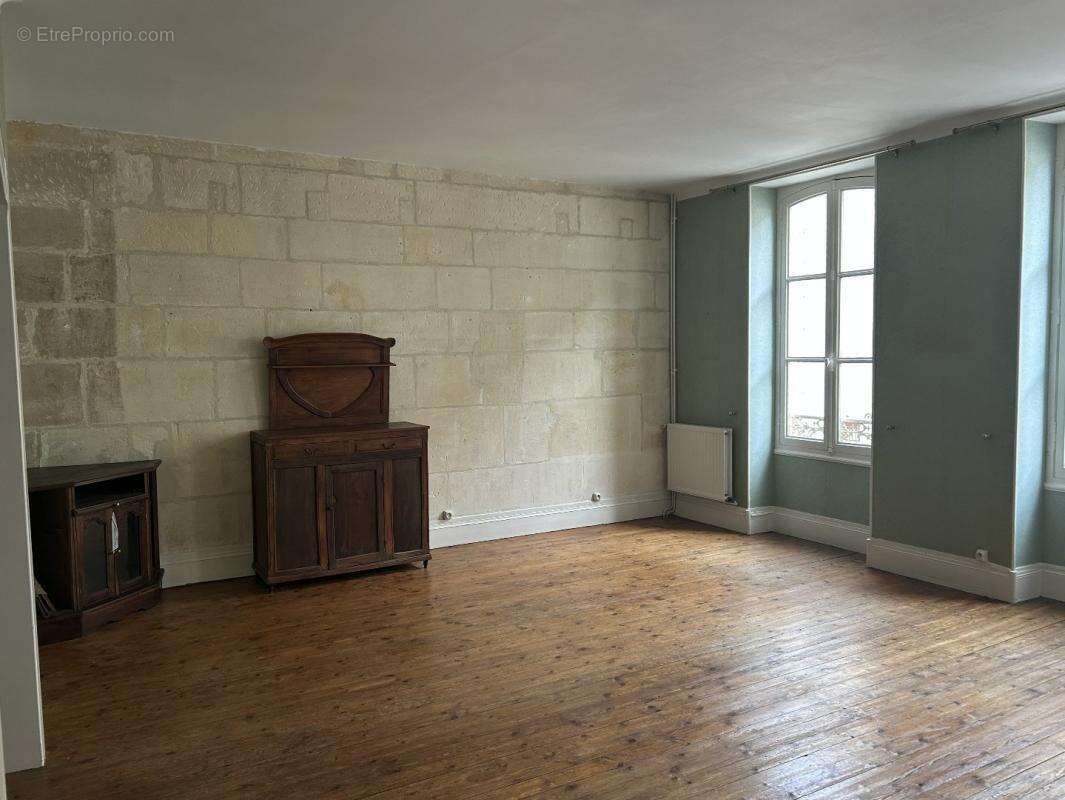 Maison à SAINT-JEAN-D'ANGELY