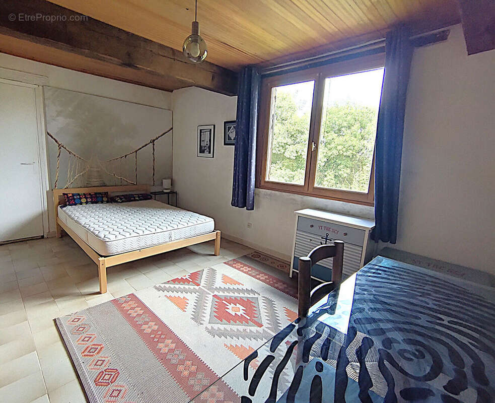 NEOULES Maison à vendre T9 de 320 m² sur 2190m² de terrain avec piscine et garage. - photo 7