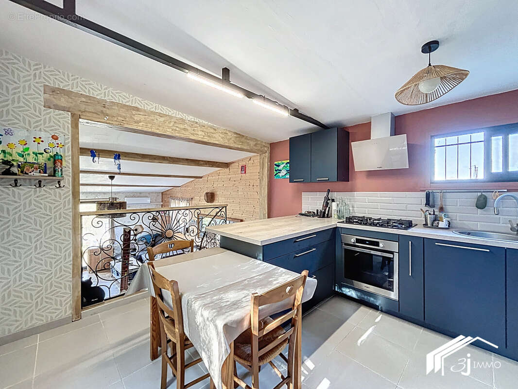 Maison à LASSERRE