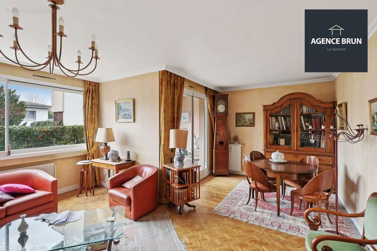 Appartement à SAINT-MAUR-DES-FOSSES