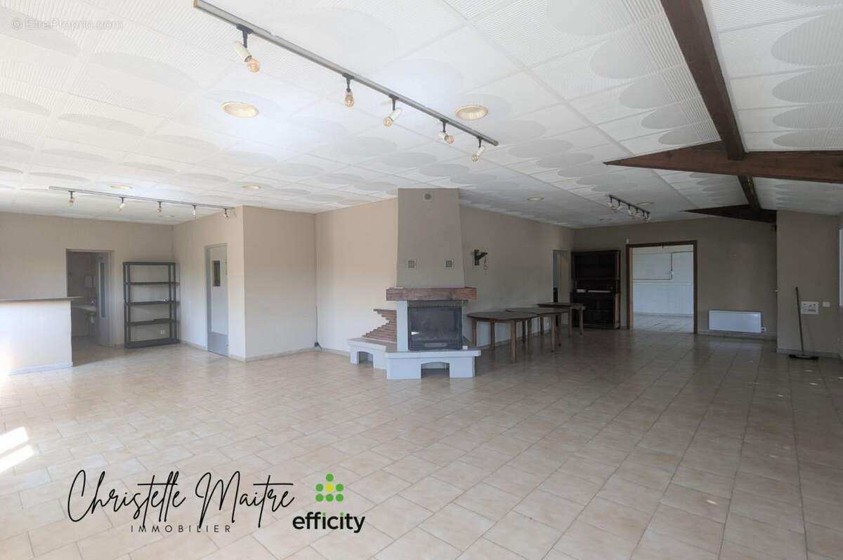 Maison 277 m² à Saint-Martin-De-Crau  - photo 7