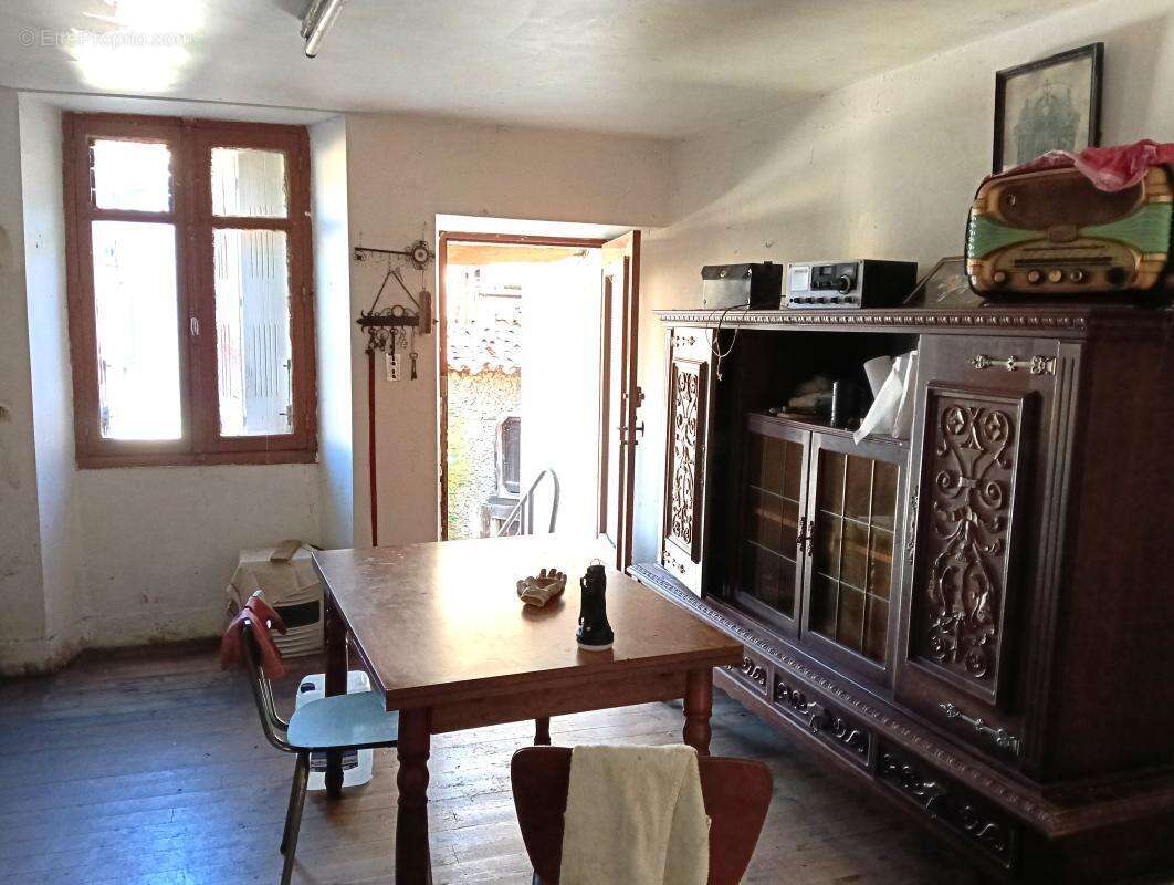 SOUS OFFRE ACCEPTEE - VIVIEZ - Maison 2/3 chambres, garage, jardin et caves - photo 5
