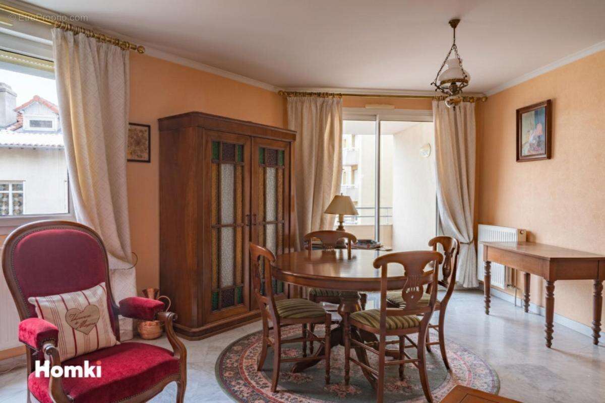 Appartement à SAINT-ETIENNE