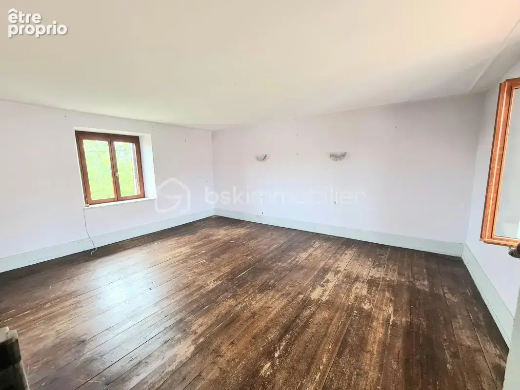  Maison jumelée à rénover – Beau potentiel – À 20 min de la frontière suisse - photo 7