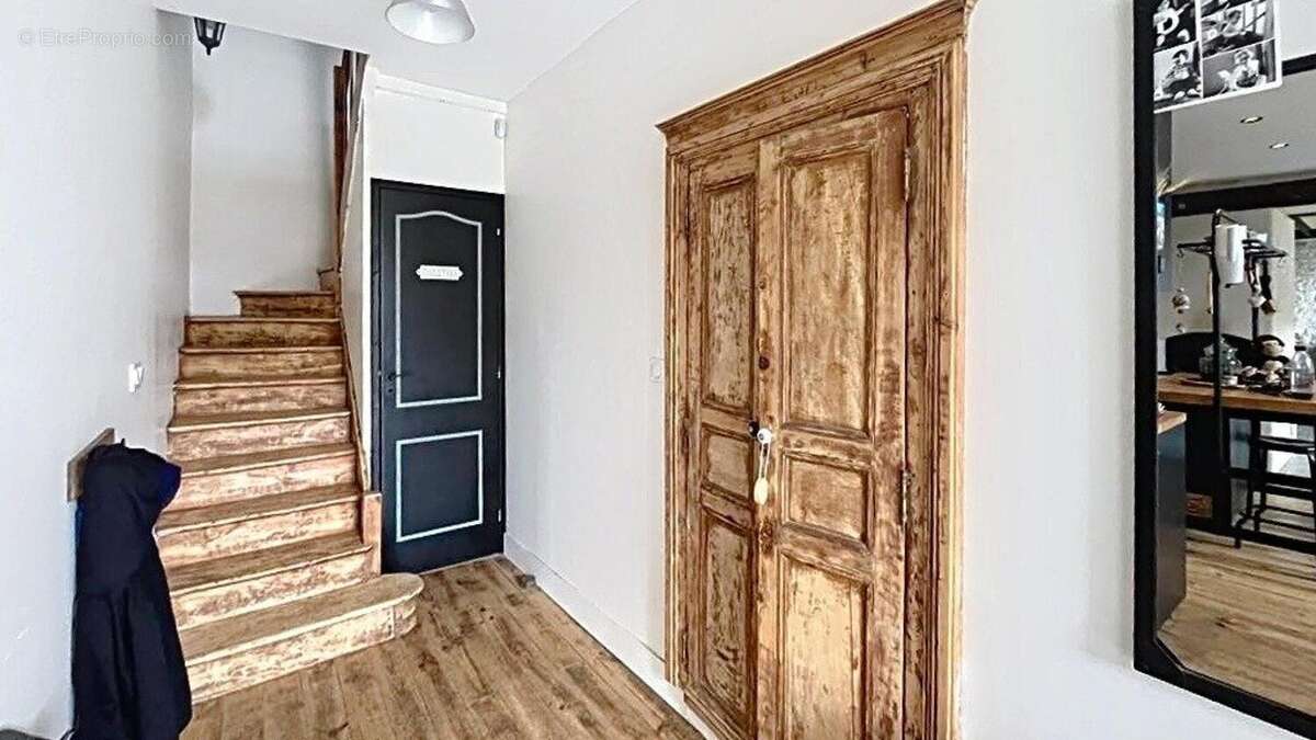 Maison 181 m² à Puyreaux  - photo 9