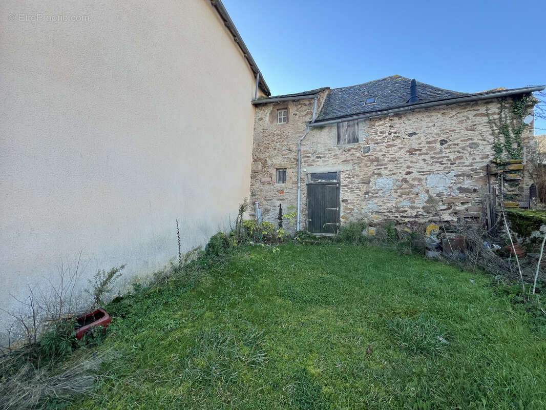 Maison à LUC-LA-PRIMAUBE