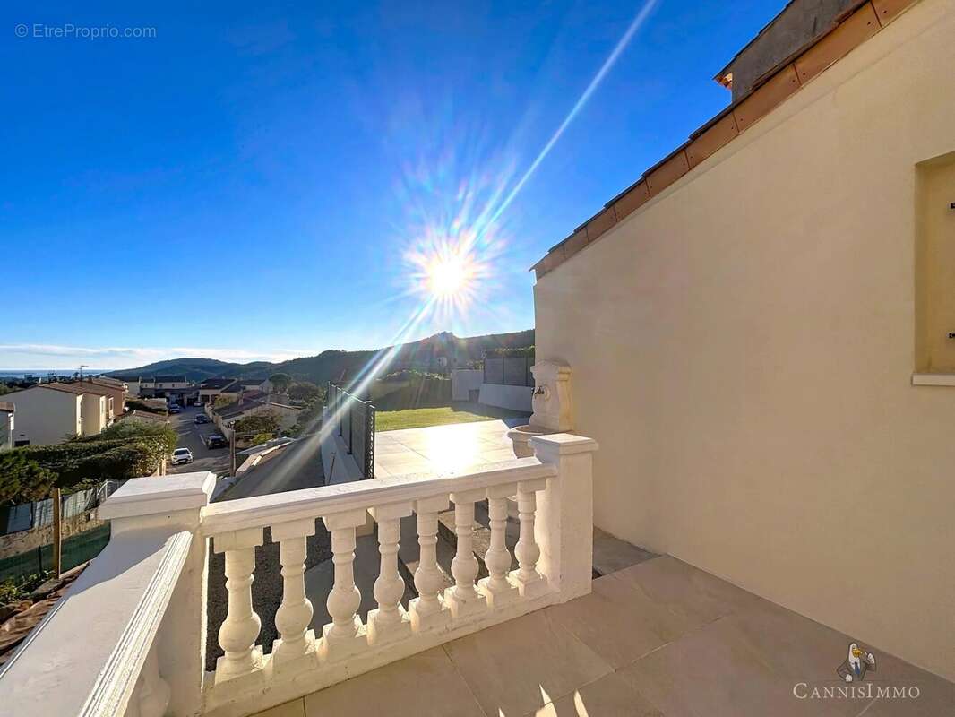 Maison à MANDELIEU-LA-NAPOULE