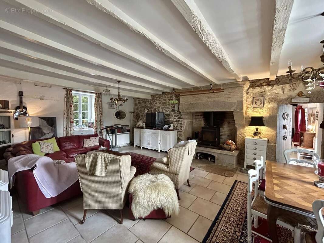 Ferme de caractère avec 4 à 5 chambres, 1,5 hectares de terrain et possibilité de gîte - photo 4