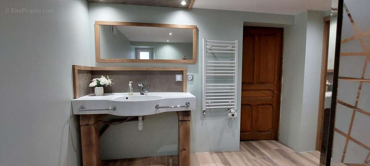 Maison à CONFLANDEY