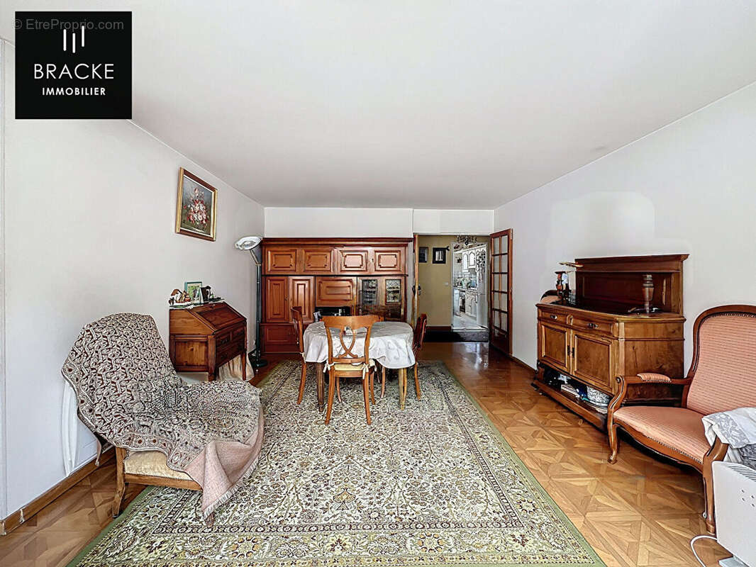 Appartement à COURBEVOIE