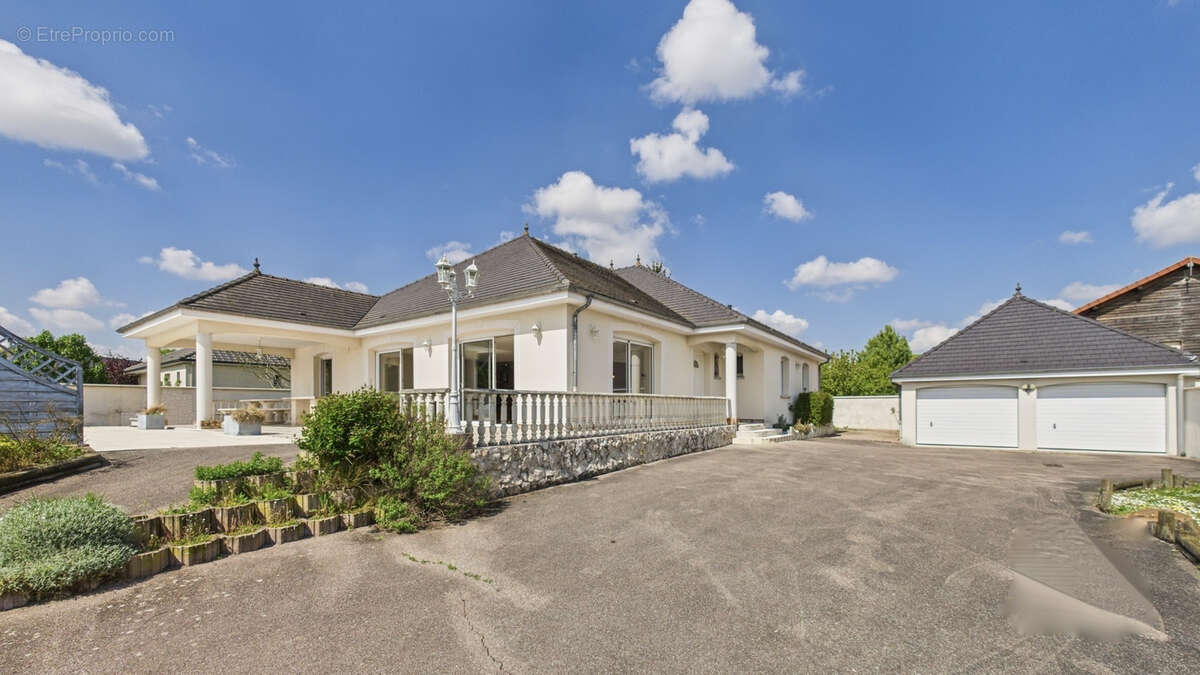 Maison à SAINT-MESMIN